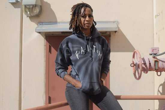 Sudadera con capucha negra tie-dye arqueada Faith Gang® (unisex)