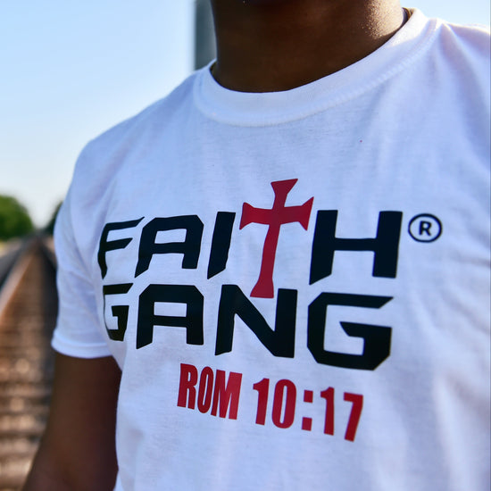 Camiseta clásica blanca unisex Faith Gang® (varios colores)