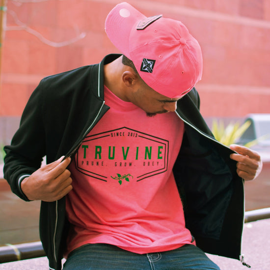 Camiseta unisex "Cultiva. Obedece". (varios colores)